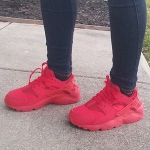 Nike Women's Skirts Low neck Sneakers(HUARACHE)**SIZE 6Y *****